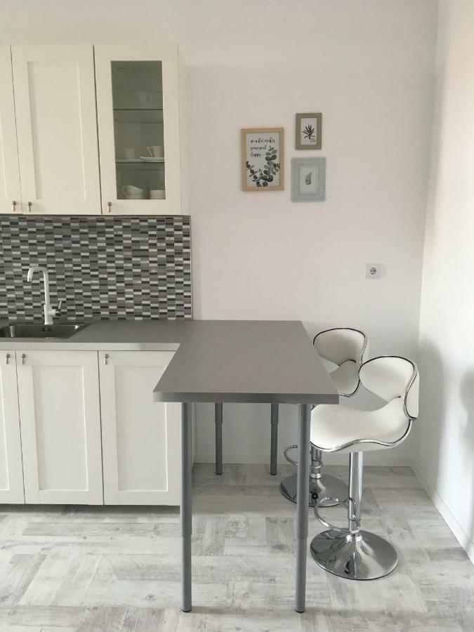 Kiki'S Studio Apartment Sibiu Exterior photo